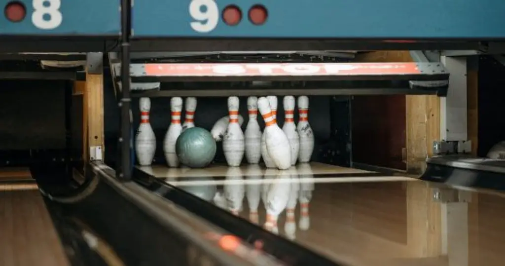 what-a-the-difference-strike-vs-spare-how-to-score