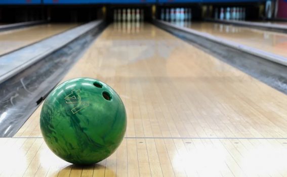 6 The Best Bowling Ball On Dry Lanes: Top Buying Guide