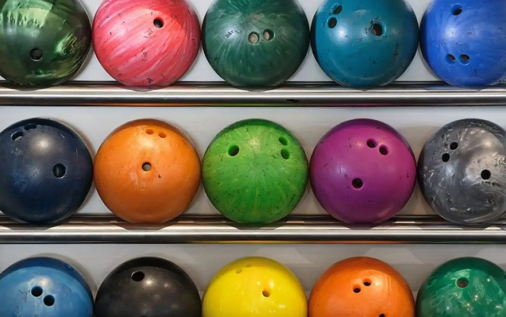 When is the best time to use a urethane bowling ball – Conscious bowling game