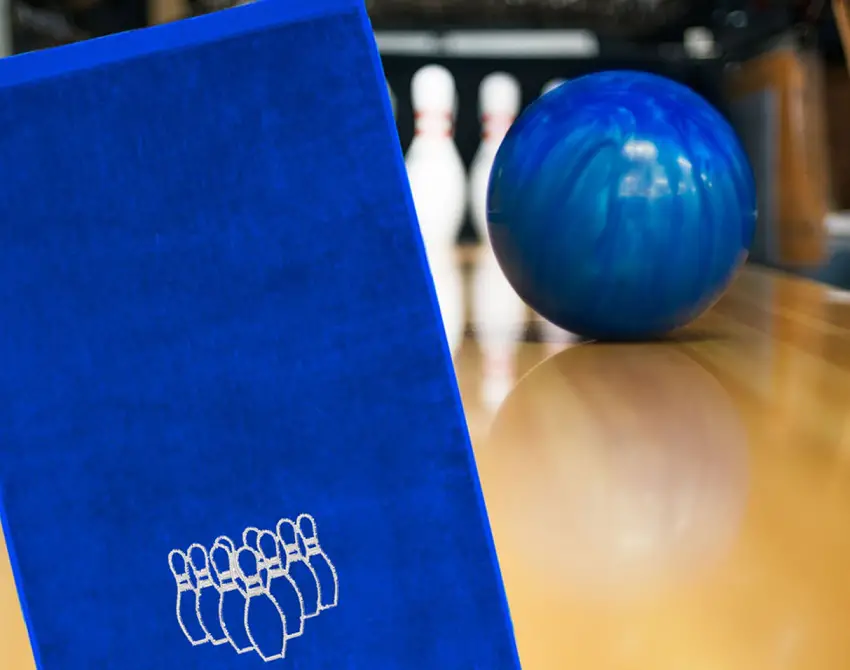 Bowling Towel: Finding the Perfect Accessory for Your Game