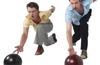 How To Throw A Bowling Ball – 7 Ultimate Steps